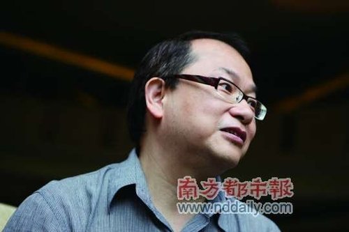 黄瀚泓：内地城市学香港的土地政策就像在吸毒