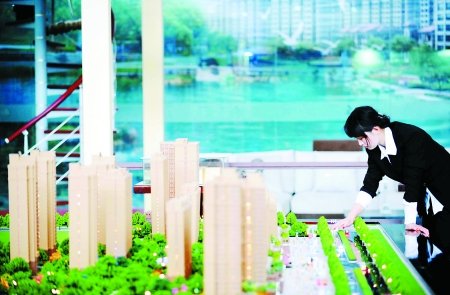 “银十”遇“白铁”周楼市成交量降六成
