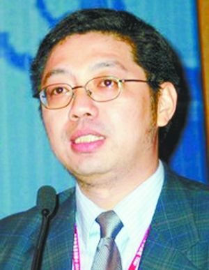 上图为巴曙松。图片来源个人博客