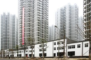 渝首个公租房小区门面招商 百余门面千家争抢