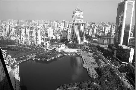 巨鳄玩转型 小资企业慎入商业地产