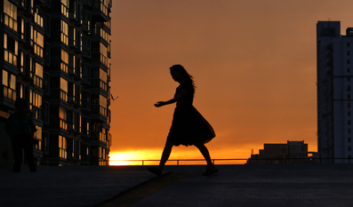 土地打头阵 房产调控“组合拳”再发力