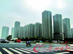 楼市调控松绑短期无望 开发商宁囤现金不拿地